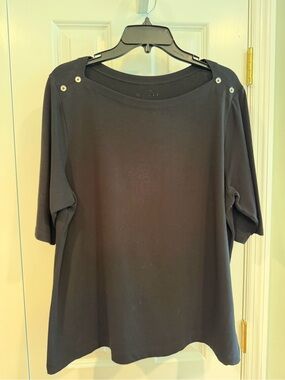 Women’s Black Button-Shoulder Tee